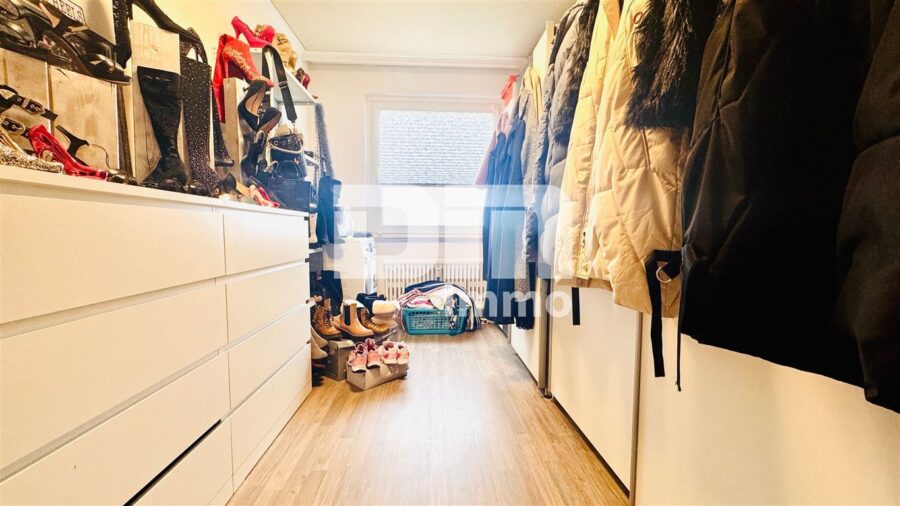 Modernisierte 3-Zimmerwohnung mit Balkon und fantastischem Panoramablick - Kinderzimmer / Gästezimmer / Büro